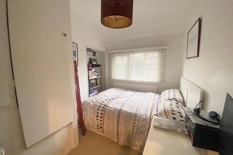 49b Ross Road, Wallington, SM6 8QP