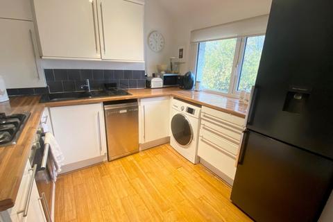 49b Ross Road, Wallington, SM6 8QP
