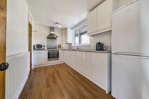 13 Lydney Close, London, SW19 6JN