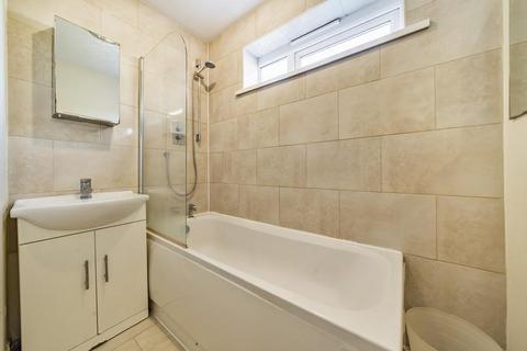 13 Lydney Close, London, SW19 6JN