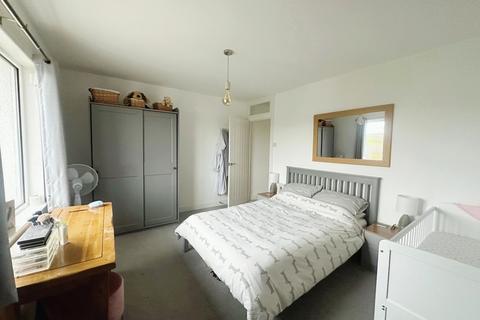 10 Avon Square, Upavon, Pewsey, SN9 6AD