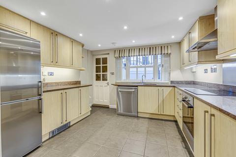 3 bedroom townhouse to rent, Montpelier Place, Knightsbridge, SW7