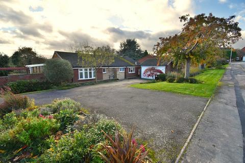 3 bedroom detached bungalow for sale - Grassholme Drive, Loughborough