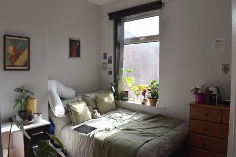 6 bedroom terraced house to rent, Derby Road, Fallowfield, Manchester