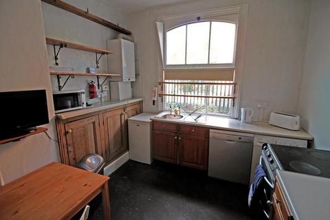 2 bedroom flat to rent, 24 Forest Road West, Nottingham, NG7 4EQ