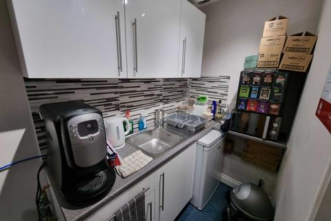 Office to rent - Wyllyotts Place, Potters Bar