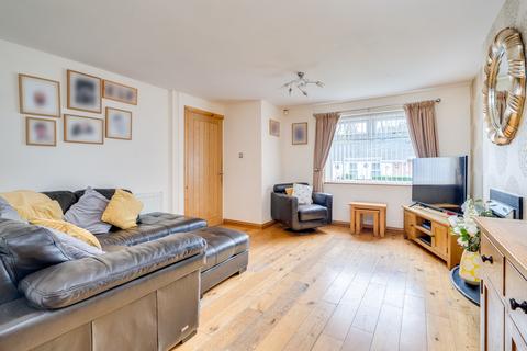 5 Bempton Grove, Birstall, Batley, WF17 9QZ