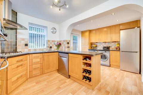 5 Bempton Grove, Birstall, Batley, WF17 9QZ