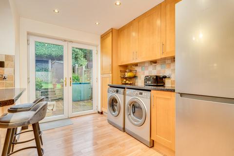5 Bempton Grove, Birstall, Batley, WF17 9QZ