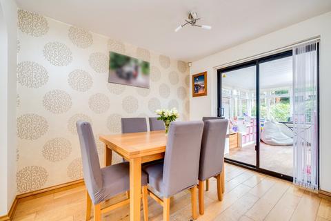 5 Bempton Grove, Birstall, Batley, WF17 9QZ