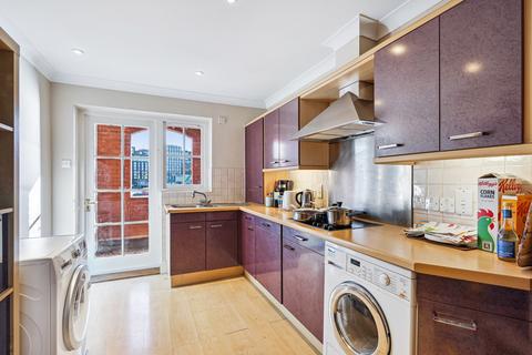2 bedroom flat to rent, Grosvenor Road, London, SW1V