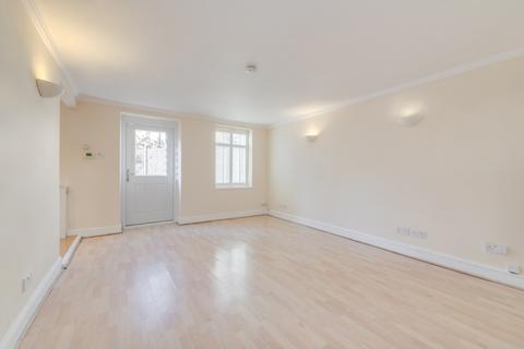 3 bedroom maisonette to rent, Primrose Gardens, London