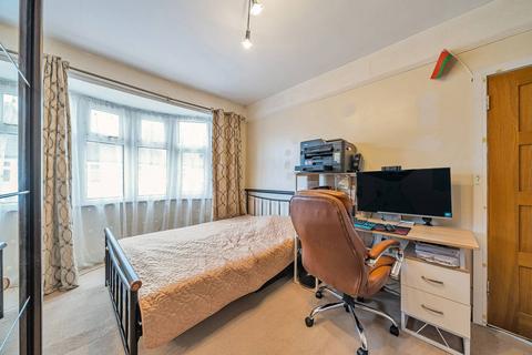 3 bedroom terraced house for sale, Russell Road, Mitcham, CR4