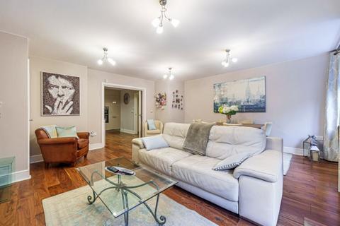 Flat 2, 4 Woodcote Valley Road, Purley, CR8 3AG