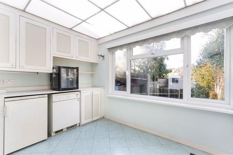 14 Maple Crescent, Sidcup, DA15 9LT