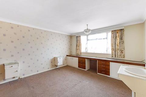 14 Maple Crescent, Sidcup, DA15 9LT