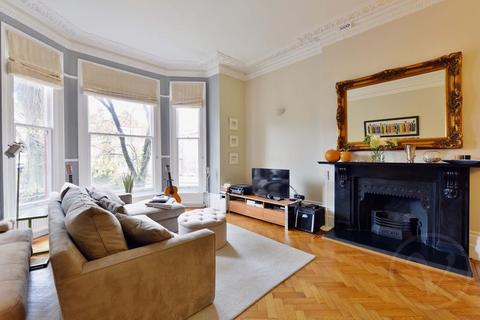 2 bedroom apartment for sale - Belsize Avenue, Belsize Park, London NW3