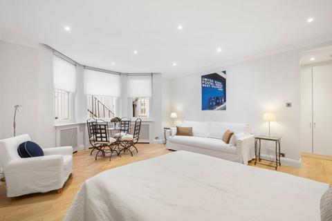 Studio to rent, Onslow Gardens, South Kensington, London