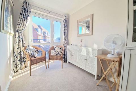 1 bedroom retirement property for sale, Robinson Court, Lee-On-The-Solent, PO13