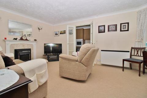 2 bedroom apartment for sale - Oakleigh Close, Swanley