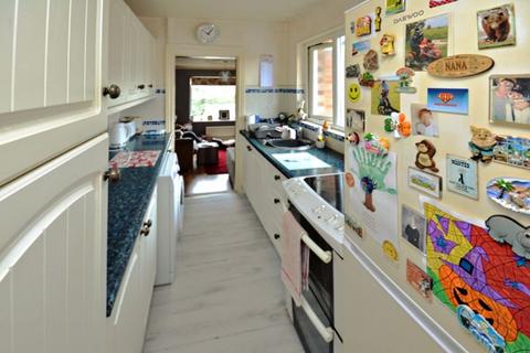2 bedroom bungalow for sale, The Broadway, Minster