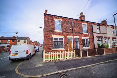 2 bedroom end of terrace house to rent, Heald Street, Newton-Le-Willows