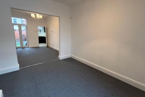 2 bedroom end of terrace house to rent, Heald Street, Newton-Le-Willows