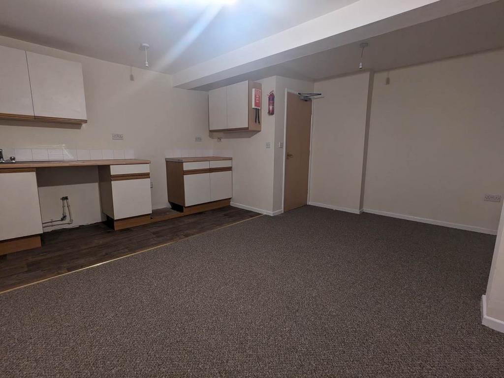 Smyrna Chapel, Taibach, Port Talbot 2 bed house £700 pcm (£162 pw)