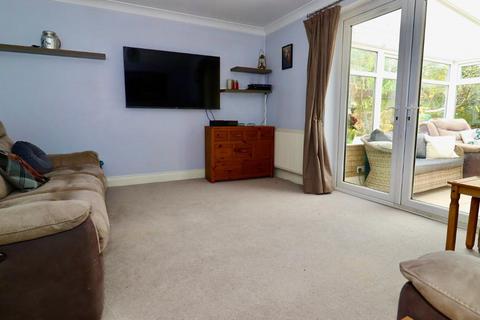 3 bedroom semi-detached house for sale - Green Meadows, Eythorne, CT15 4GP