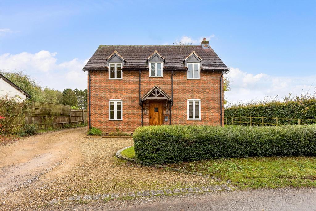 Dummer Down Lane, Dummer, Basingstoke, Hampshire, RG25 4 bed detached