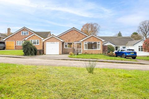 2 bedroom bungalow for sale - Bell Lane, Snitterfield, Stratford-upon-Avon