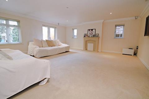 3 Hampstead Mews, Beckenham, BR3 3FE