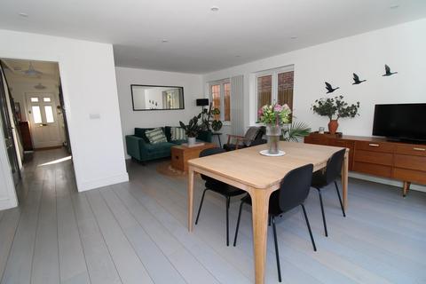 3 Pellings Close, Bromley, BR2 0RE