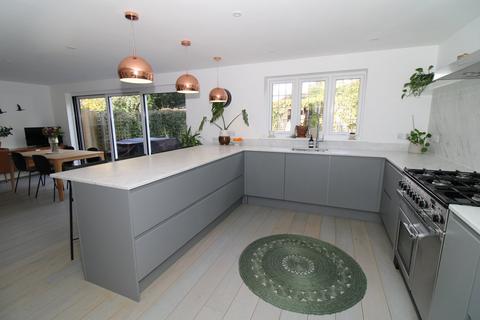 3 Pellings Close, Bromley, BR2 0RE