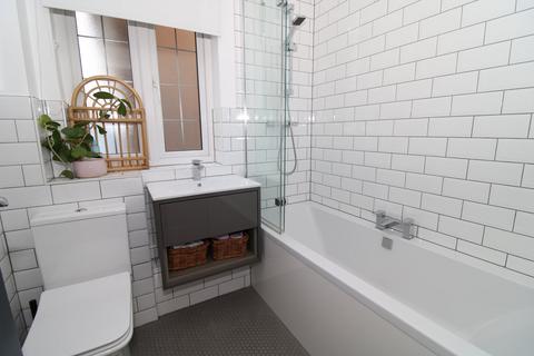 3 Pellings Close, Bromley, BR2 0RE