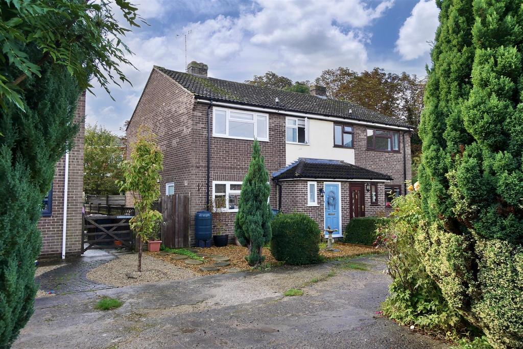 The Rowans, Cholsey OX10 3 bed semidetached house for sale £400,000