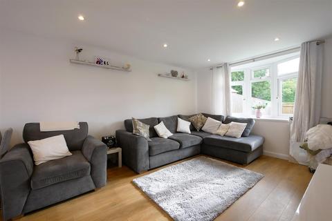 3 bedroom end of terrace house for sale, Lodden Avenue, Berinsfield OX10