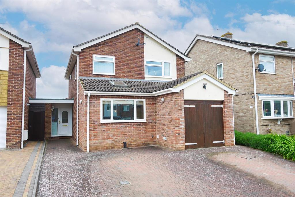 Brinkinfield Road, Chalgrove OX44 4 bed link detached house for sale £450,000