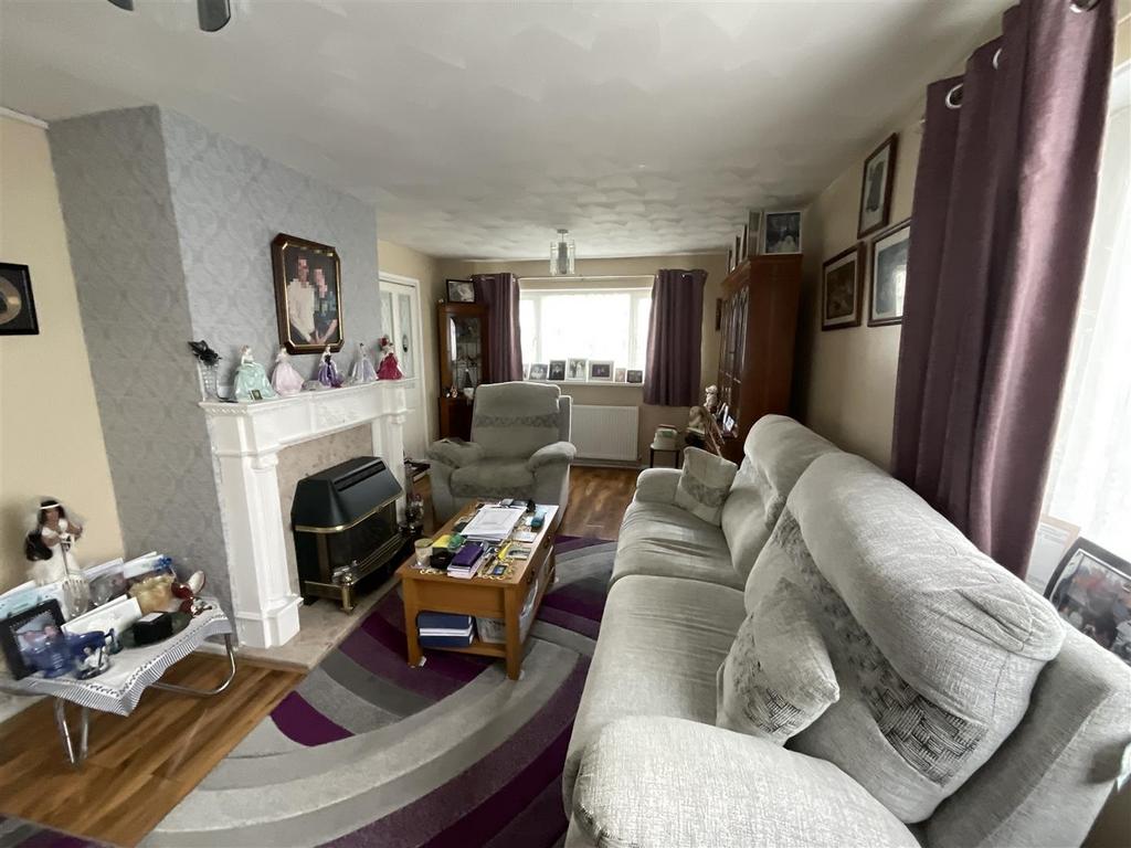 Maes Yr Haf, Ammanford 2 bed detached bungalow for sale £229,995