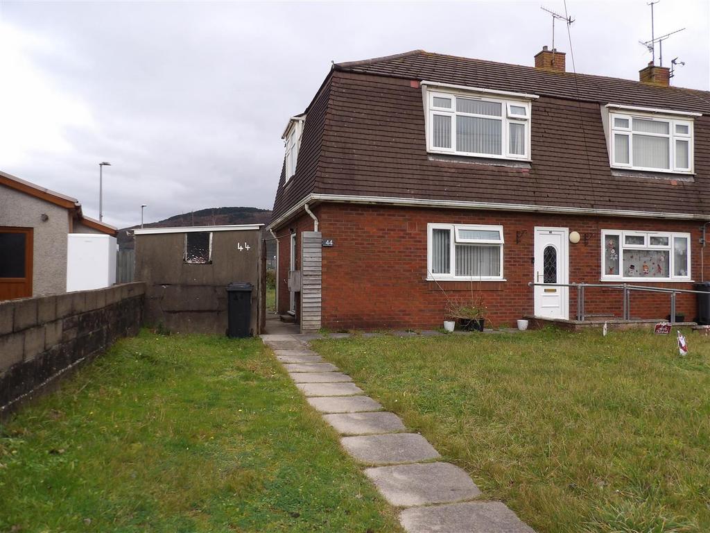 Severn Crescent, Port Talbot 2 bed flat £750 pcm (£173 pw)