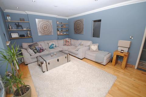 10 Apple Tree Lane, Kippax, Leeds, LS25 7SB