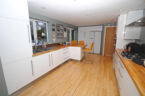 10 Apple Tree Lane, Kippax, Leeds, LS25 7SB