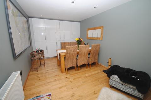10 Apple Tree Lane, Kippax, Leeds, LS25 7SB