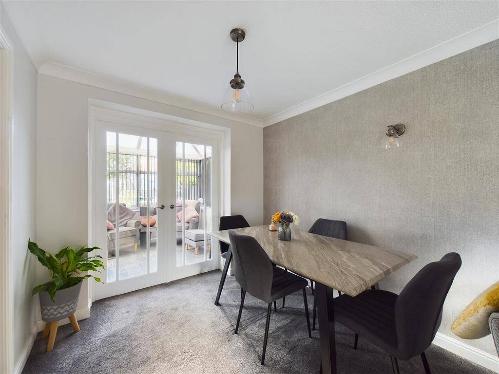 Living room/dining room