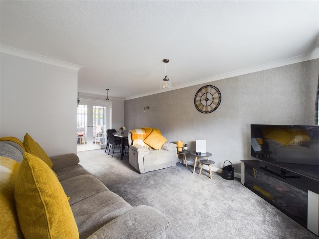 Living room/dining room