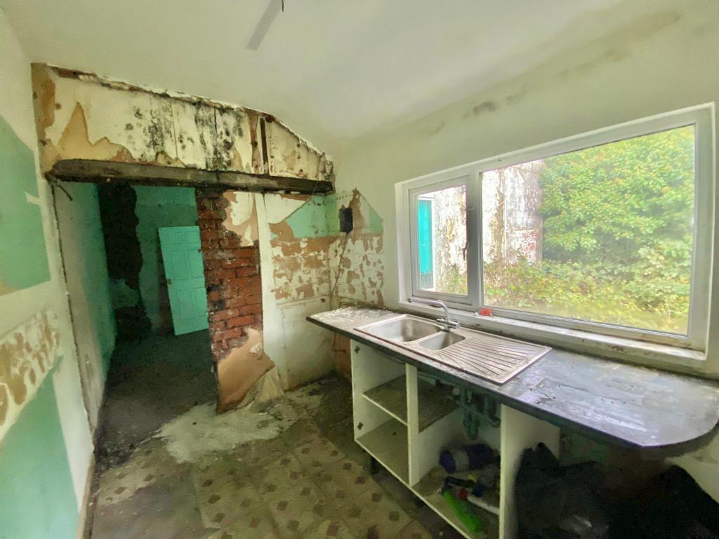Danygraig Road, Neath 3 bed semidetached house for sale £60,000
