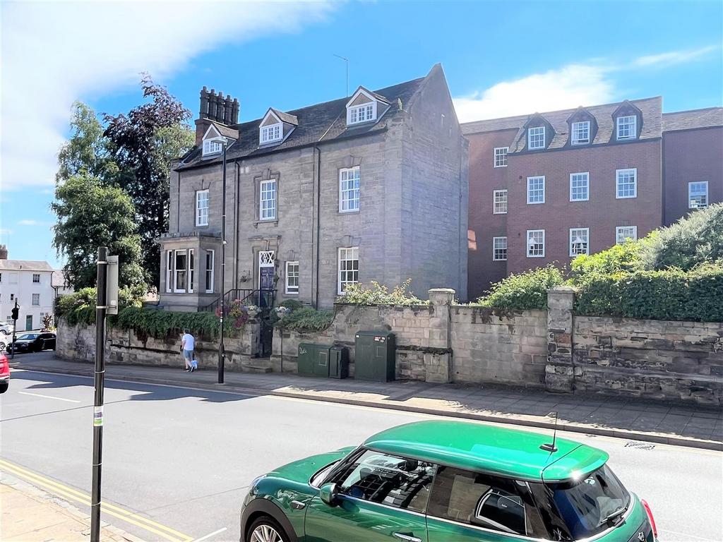 Eastgate House, Castle Lane, Warwick 2 bed apartment for sale £280,000