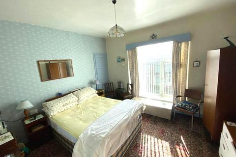 2 bedroom semi-detached house for sale - Terrace Road, Mount Pleasant, Swansea