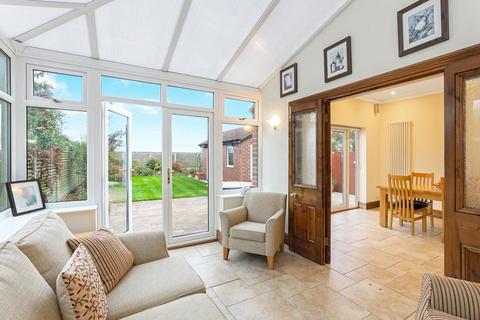 82 Manygates Lane, Sandal, Wakefield, WF2 7DW