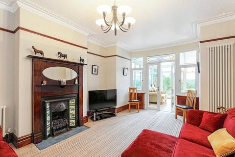82 Manygates Lane, Sandal, Wakefield, WF2 7DW